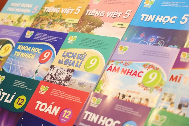 Nghiêm cấm ép học sinh mua mới SGK khi sách cũ còn sử dụng được